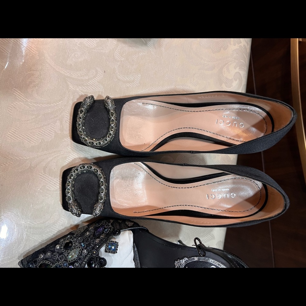 Gucci black